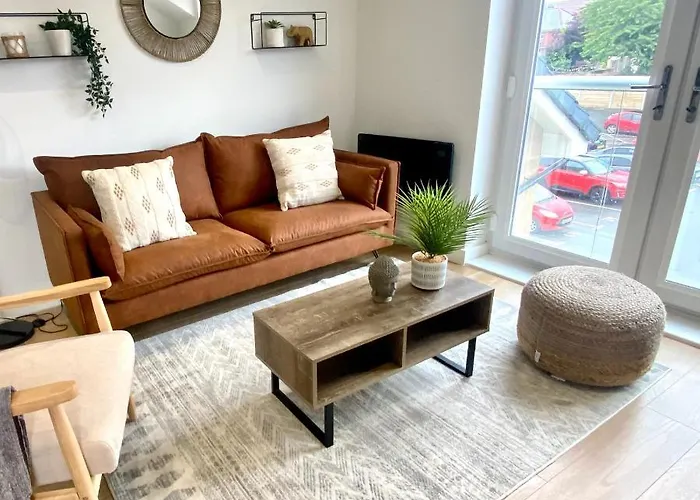 Modern 2 Bed Apartment/Free Parking/Near City/Self-Check In